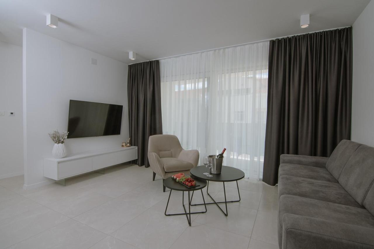 Apartments Adriatic Pearl Trogir Exterior photo